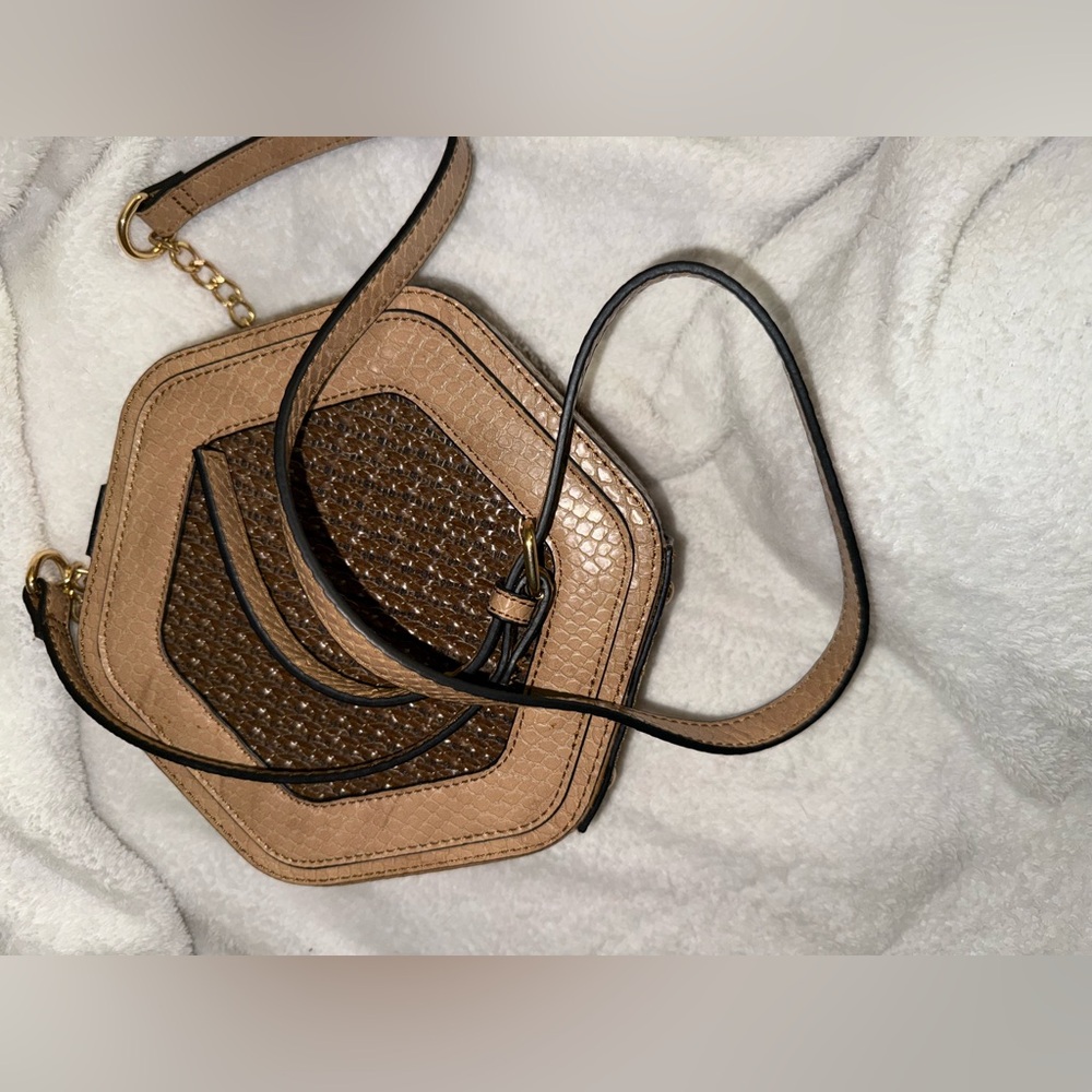 Chic Tan Hexagonal Crossbody Bag